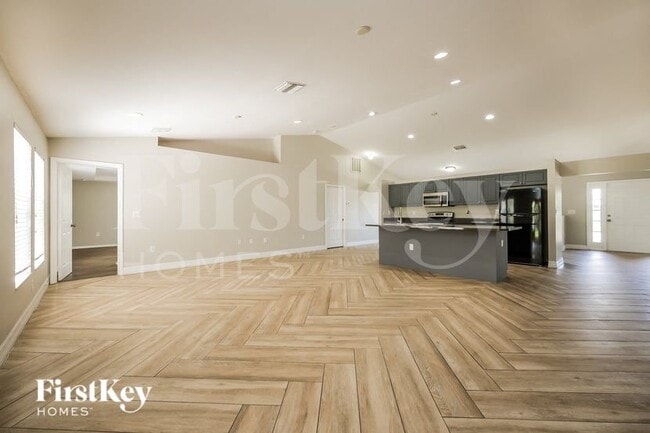 Photo - 203 Roat St