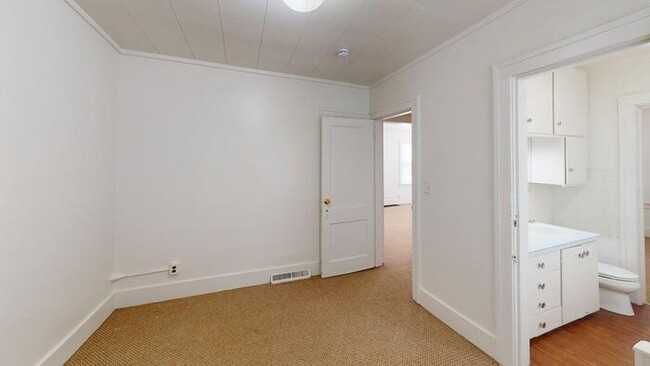 Photo - 213 N Washington St