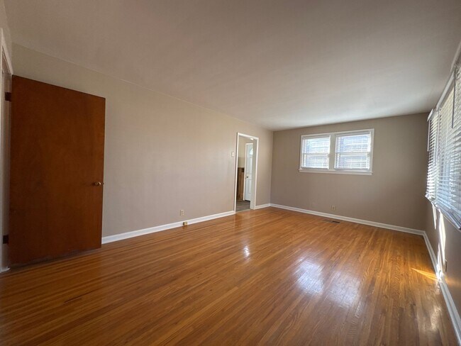 Photo - Spacious 3-Bedroom Home with Modern Update...