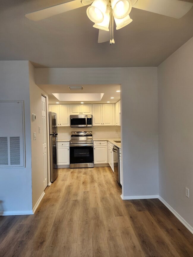 Building Photo - 3130 Seasons Way Unit 401