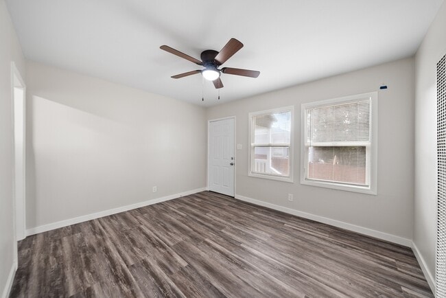 Photo - 1916 Skyline Dr