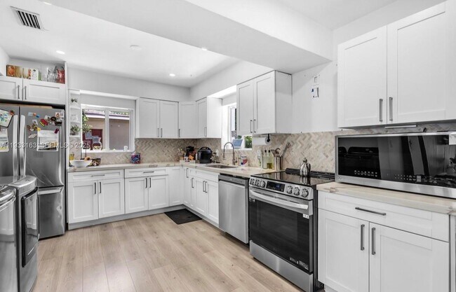 Photo - 1735 NE 147th St