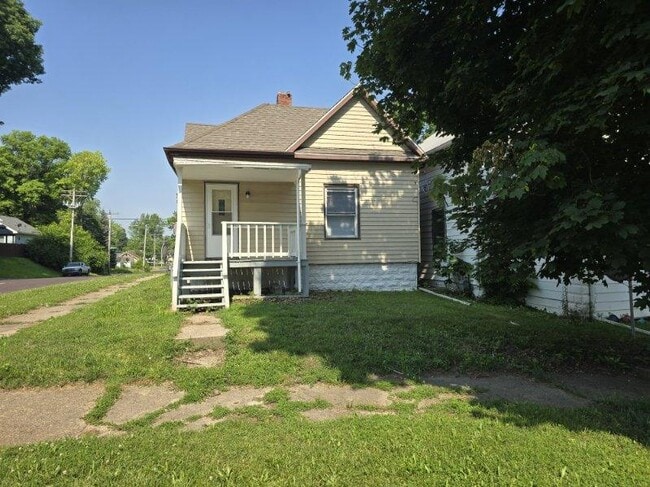 Photo - 2621 N California Ave House