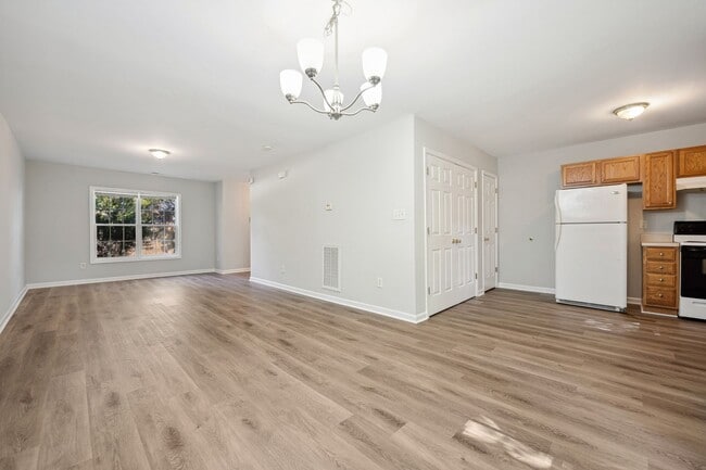 Photo - 1140 Drew St Unit A