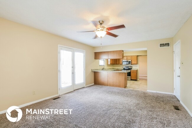 Photo - 1663 Rogers Cir