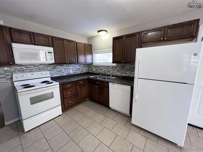 Photo - 4211 Thomas Ave