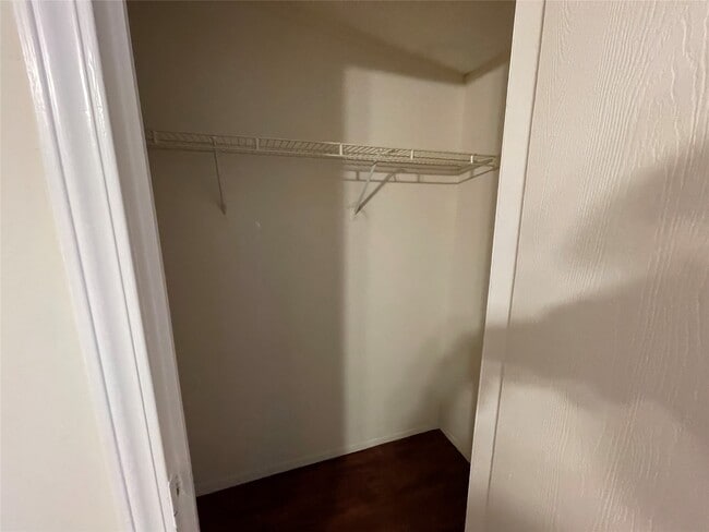 Photo - 16658 Meadowcroft St