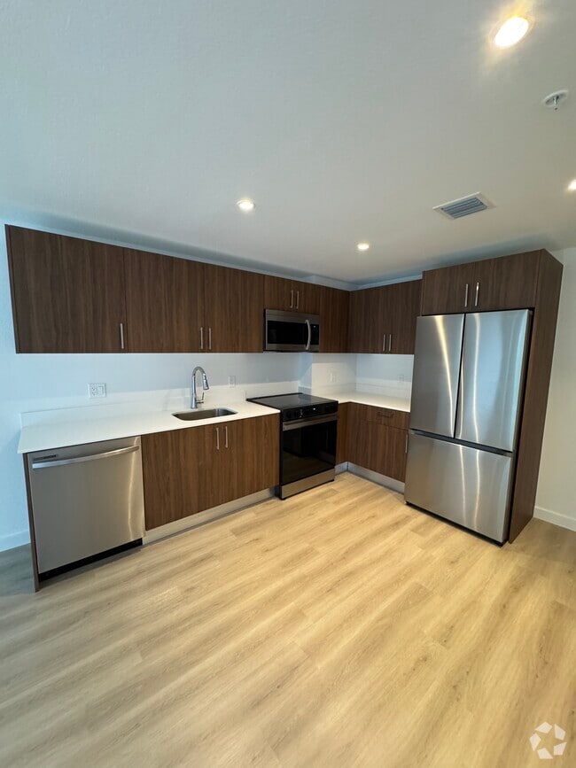 Building Photo - 3821 NW 12th Ter Unit Flat E Rental