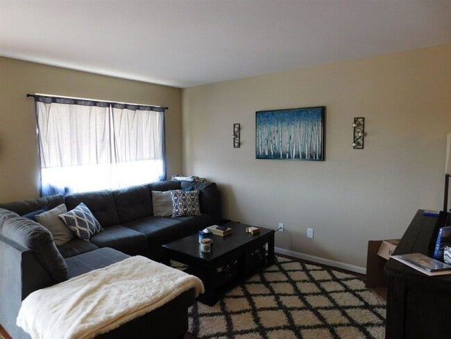 Photo - 3 Bedroom Townhome!