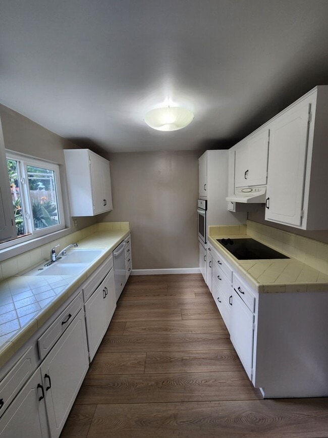 Photo - 2 bed/1 bath Condo in Cardiff - West of I-5