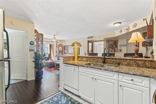 Building Photo - 1270 Wildwood Lakes Blvd Unit 204