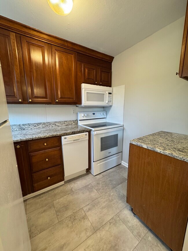 Photo - 144 E Main St