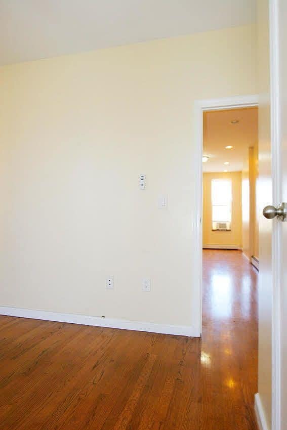 Building Photo - 305 W 123rd St Unit 3