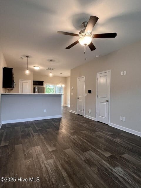 Photo - 2 Jaydn Dr W