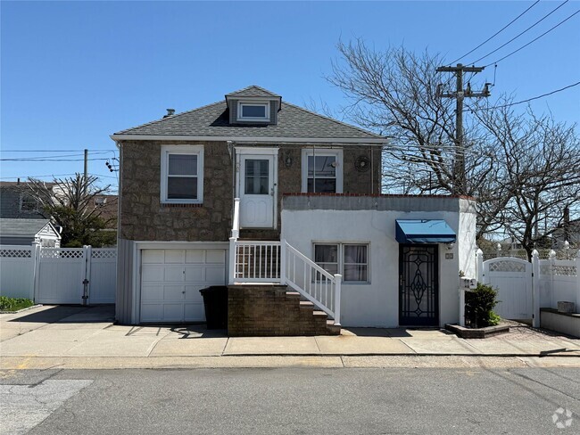 Building Photo - 72 Clayton Ave Rental