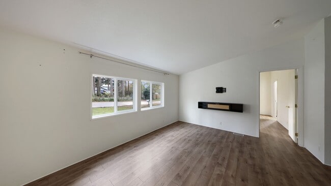 Photo - 3 Bed 2 Bath - Pet Friendly - NAS Whidbey