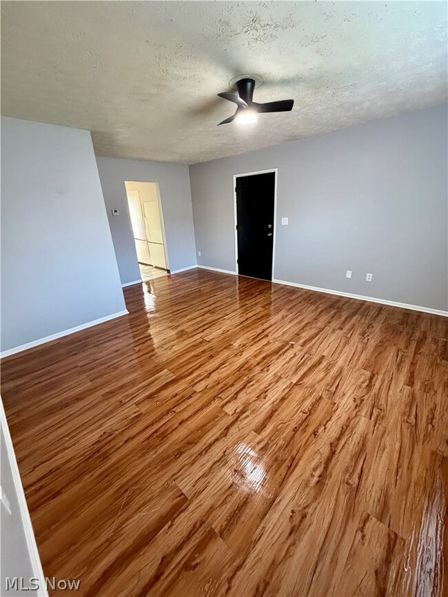 Photo - 841 Moyer Ave Unit 3