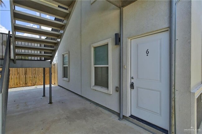 Photo - 16 West Dr Unit 6