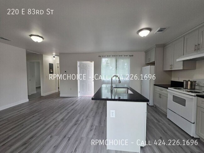 Photo - 220 E 83rd St