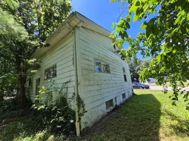 Photo - 1200 SW 6th St