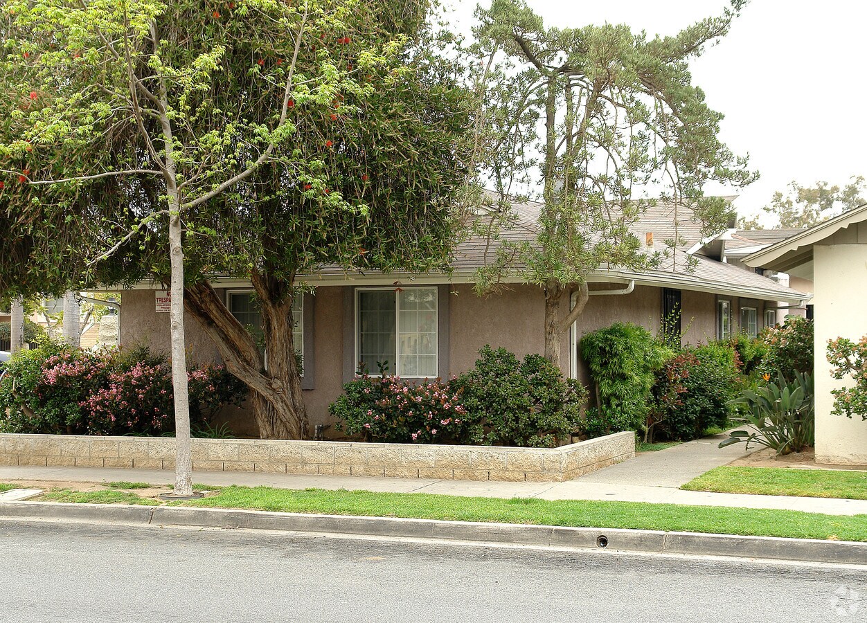 Photo - 711 W 18th St