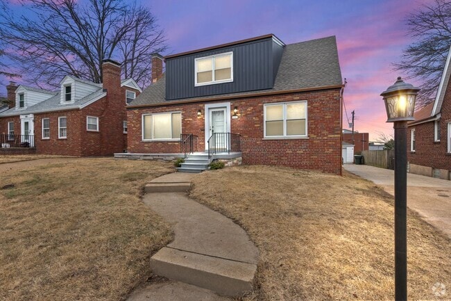Building Photo - 5807 Columbia Ave Rental