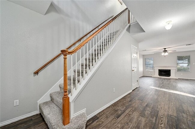 Photo - 1311 Tetbury Ln