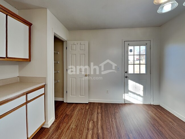 Photo - 1202 Larzelere Ln