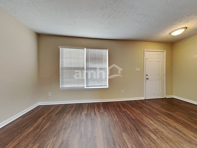 Photo - 881 Yellowwood Dr