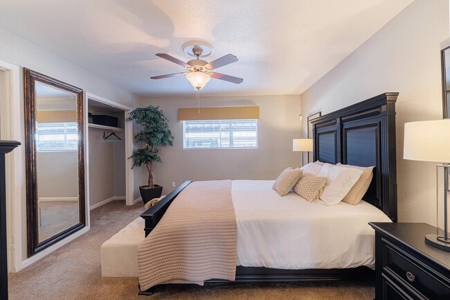 Building Photo - 6259 Westheimer Rd Unit 924 Rental