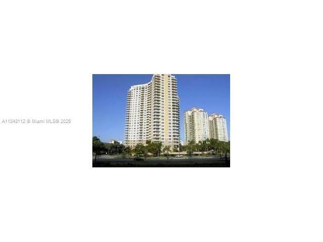 Building Photo - 19501 W Country Club Dr Unit 712 Rental