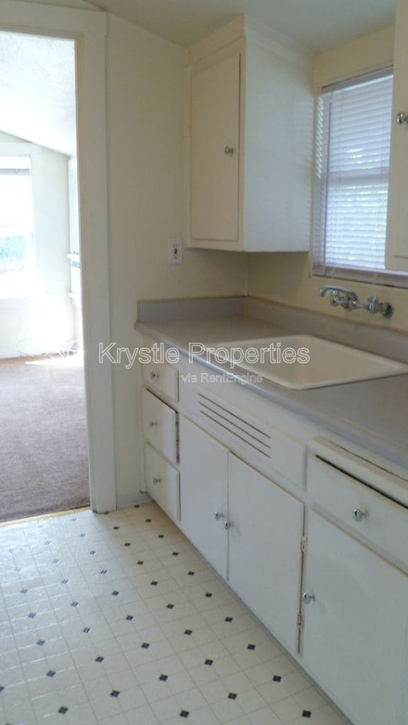 Photo - 322 Evans Ave