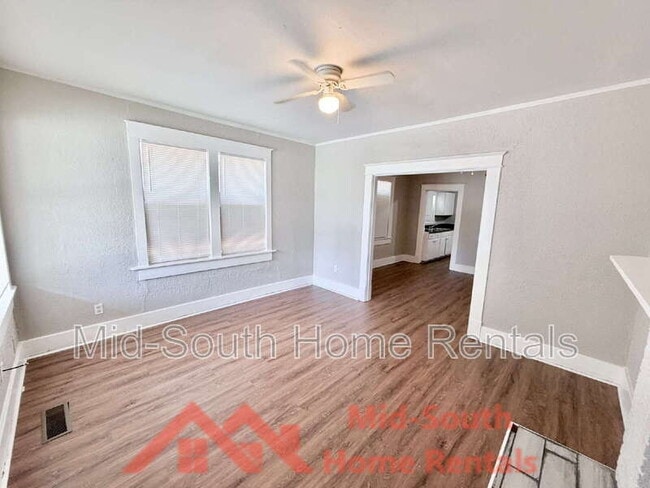 793 Inez St