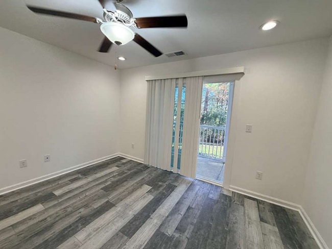 Photo - 191 Charter Dr