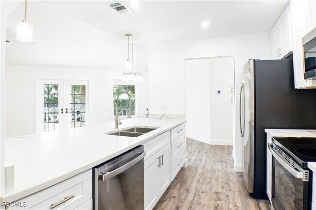 Photo - 950 Moody Rd Unidad 108