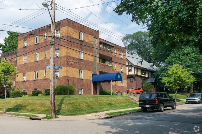 Building Photo - Wellesley Place Rental