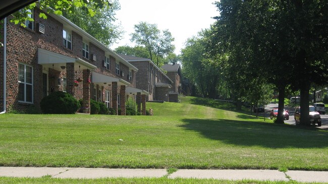 Colonial Village Apartments