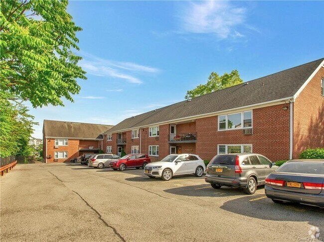 Building Photo - 504 Pelham Rd Unit C3 Rental