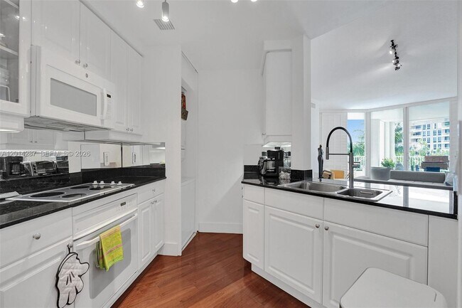 Photo - 715 Crandon Blvd Unit 406