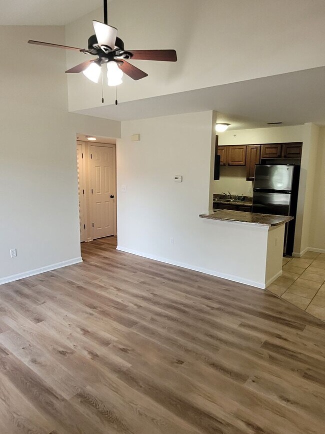 Photo - 2 Bed 2 Bath-Southampton Villas Condos *1... Unit 305