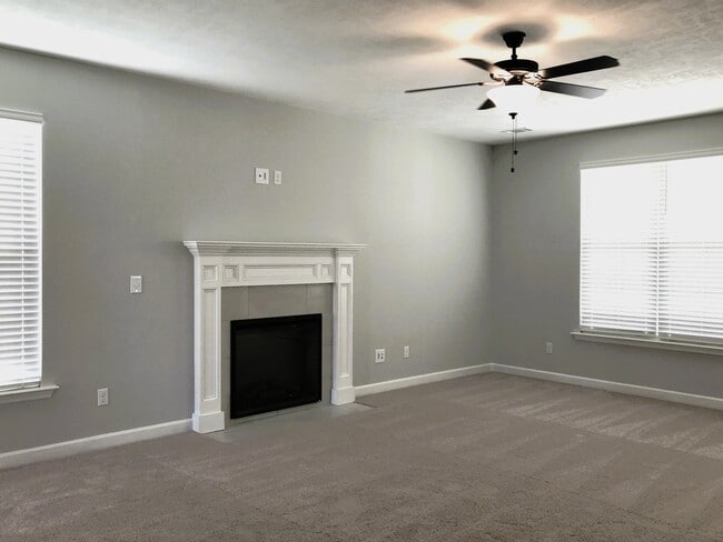 Photo - 1052 Mulford Lp