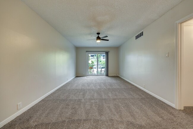 Photo - 2601 Bellefontaine St Unidad A203 Rental