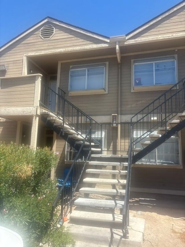 Building Photo - 2665 Bryandouglas Dr Unit 3/C