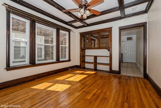 Photo - 4732 S St Lawrence Ave Unit 3