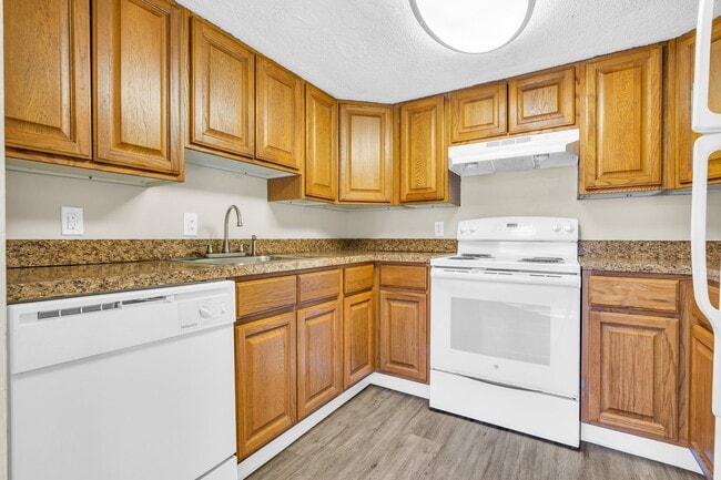 Foxcroft Apartments, LLC