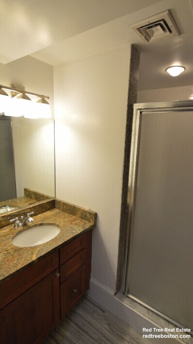 Photo - 64 Louis Prang St