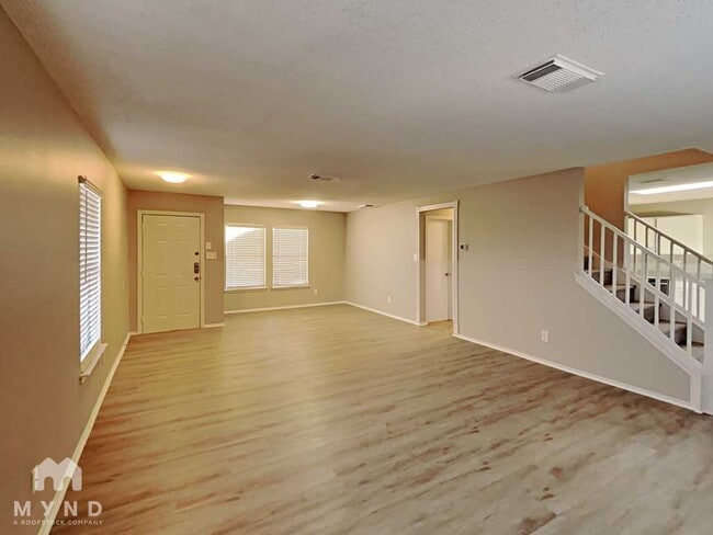 Photo - 9703 Cameron Creek