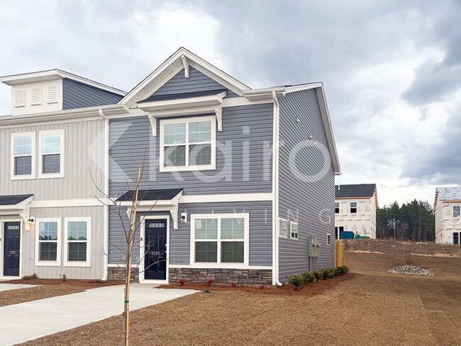 Photo - 2201 Banyon Cir