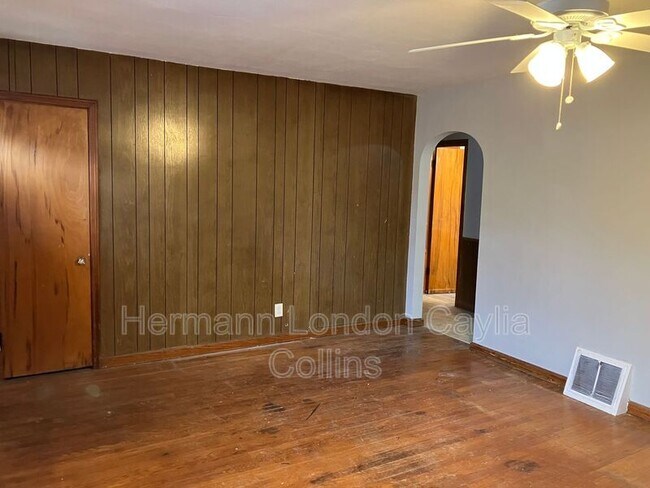 Photo - 360 S Harvey Ave