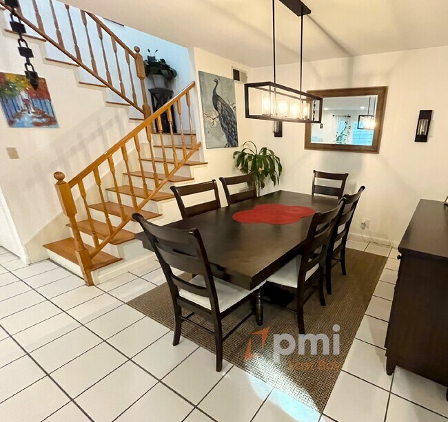 Exquisite 4-Bedroom Solar Home in Prime Location with Community Amenities